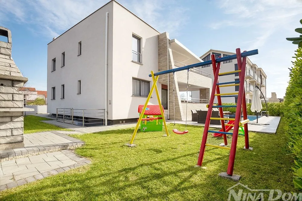 samostojeća vila s dvije stambene jedinice - zaton - blizina mora - slika 13
