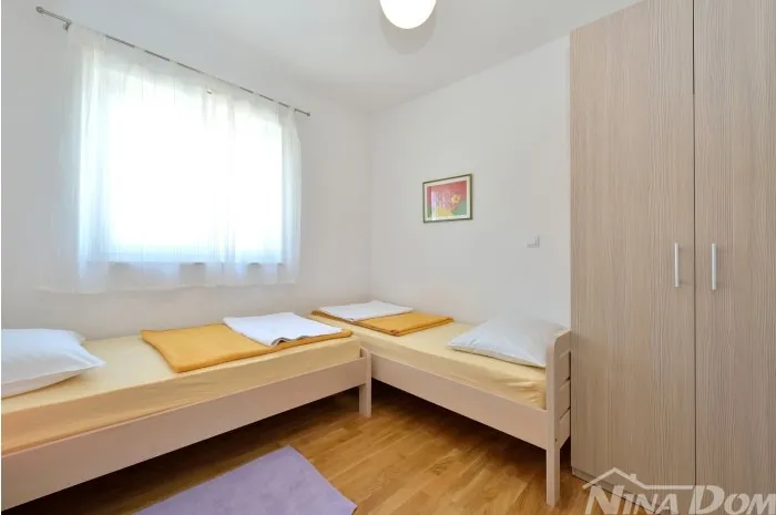 privlaka- moderan dvosoban stan s pogledom na more, 50 m od plaže - slika 9