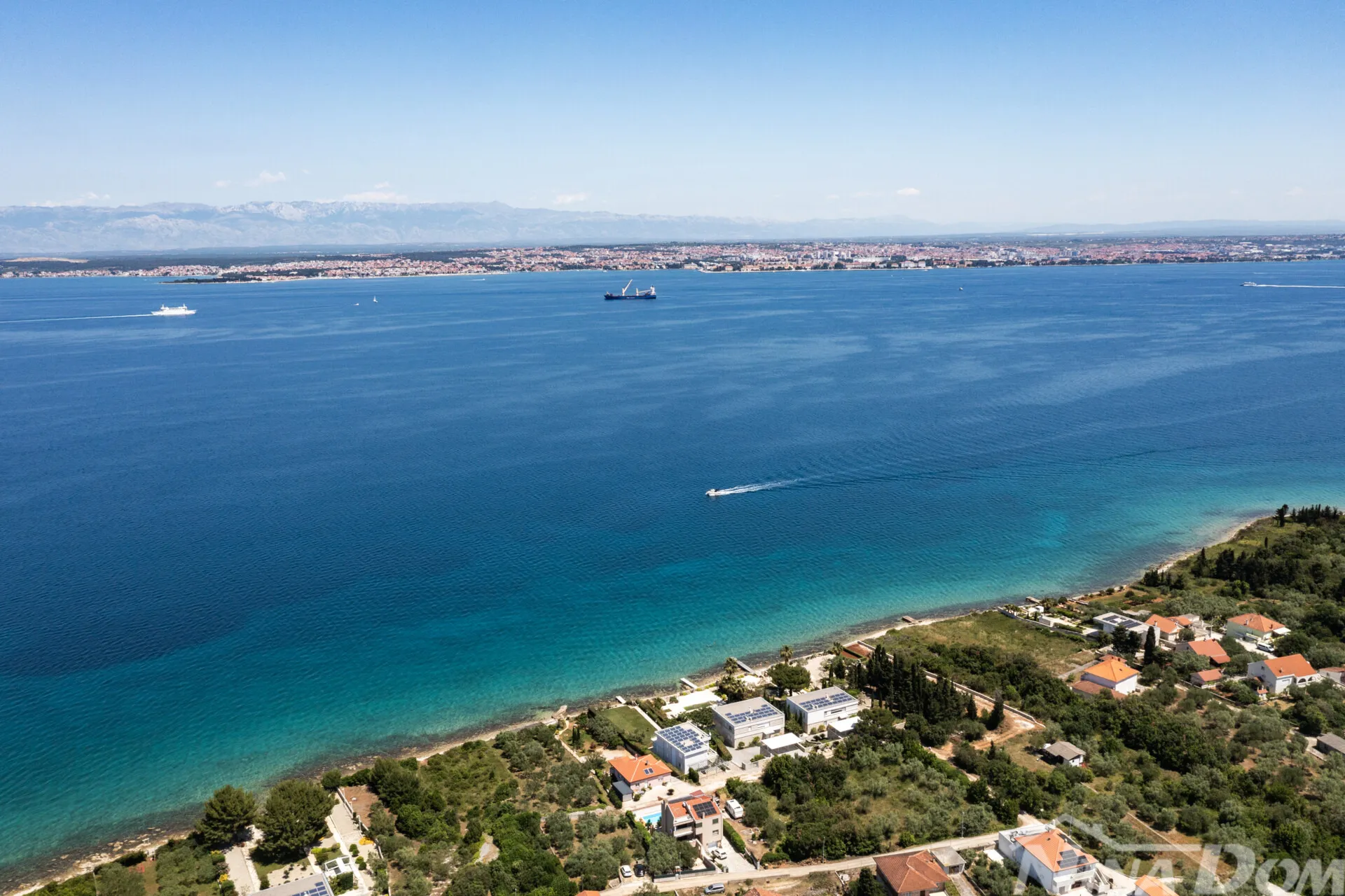 luksuzna villa u 1. redu do mora – sutomišćica, otok ugljan - slika 13