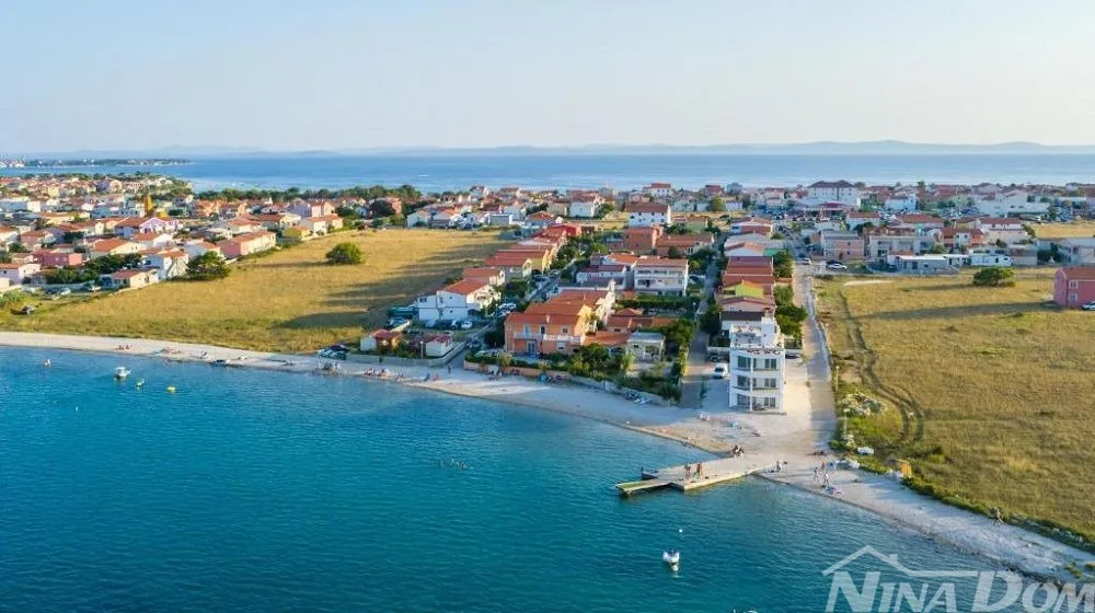 Nekretnina 3 stambene jedinice prvi red do mora. - Vir, Vir