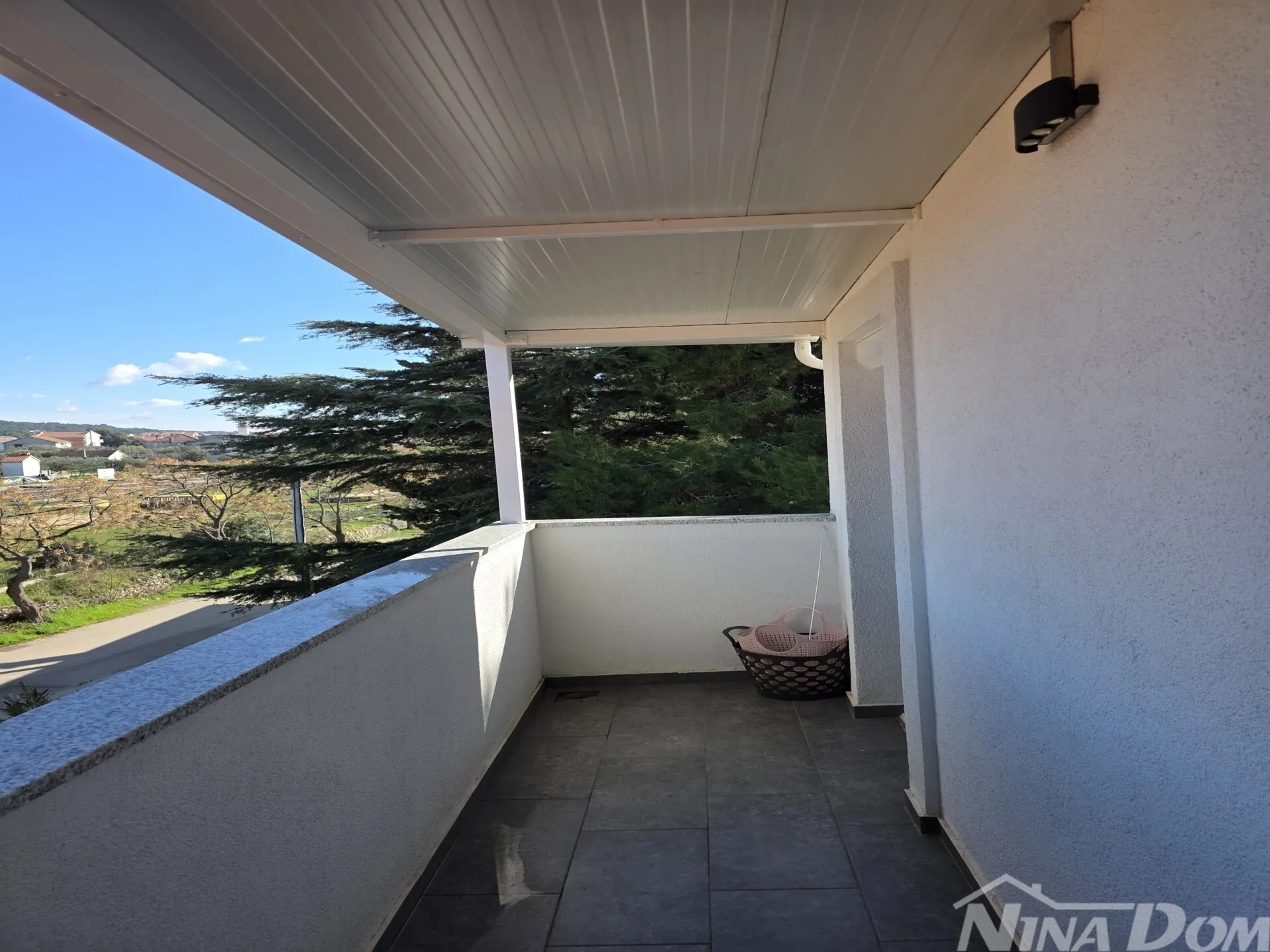 prodaje se apartman drugi red od mora sa garažom bibinje - slika 18