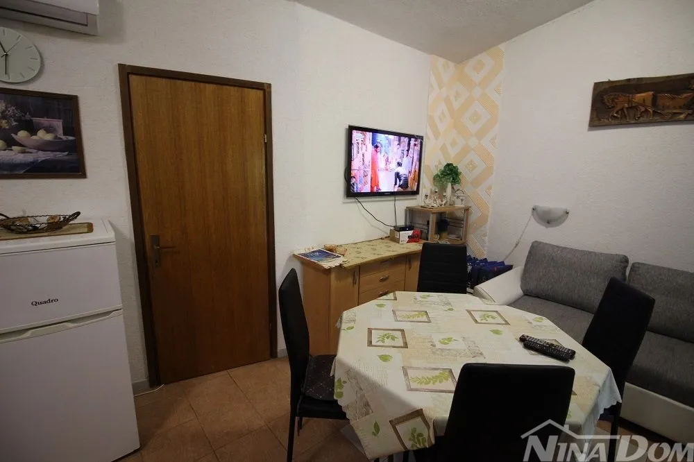 apartman južna strana, etažirano s vodom i kanalizacijom., - slika 8