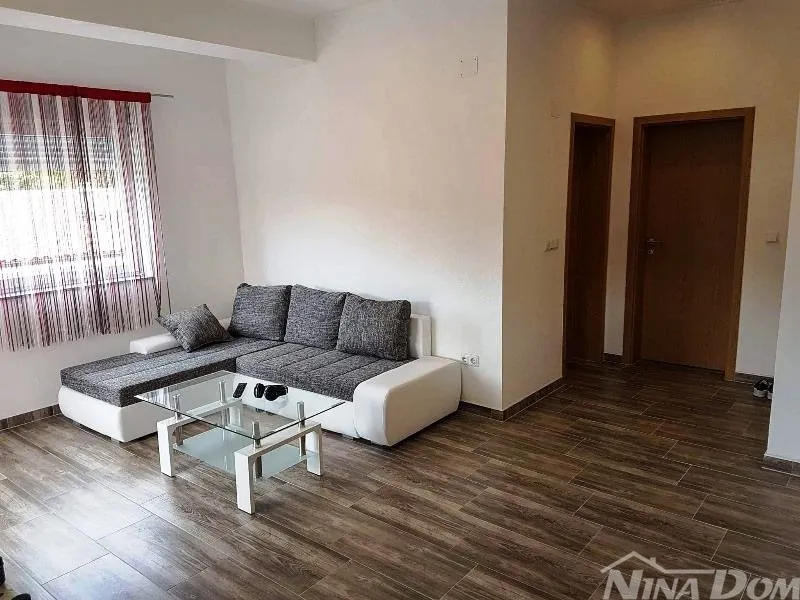 apartmani s bazenom za turističke namjene - slika 4