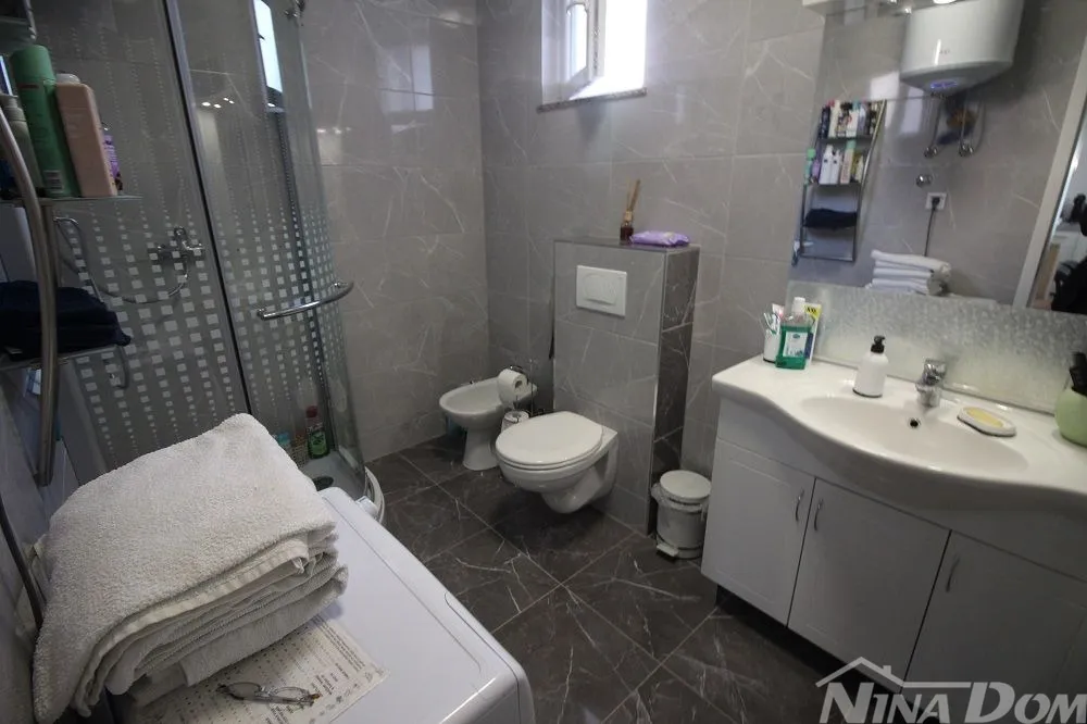 apartman u prizemlju s pomoćnim objektom. - slika 12