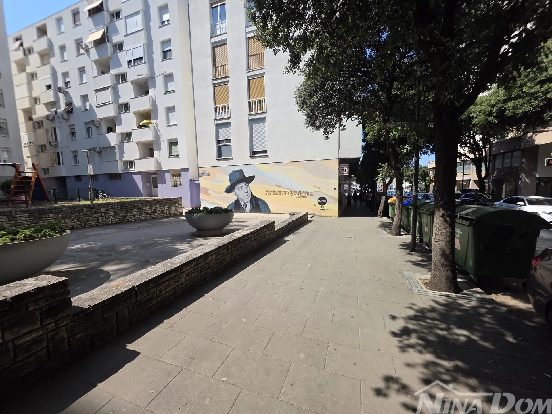 dvosoban stan u srcu zadra – savršena lokacija! - slika 2