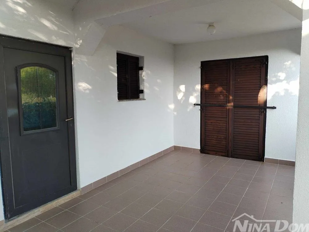 nekretnina s 4 apartmana - slika 27