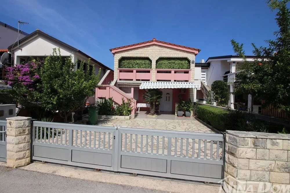 samostojeća kuća južna strana s dva apartmana - slika 2