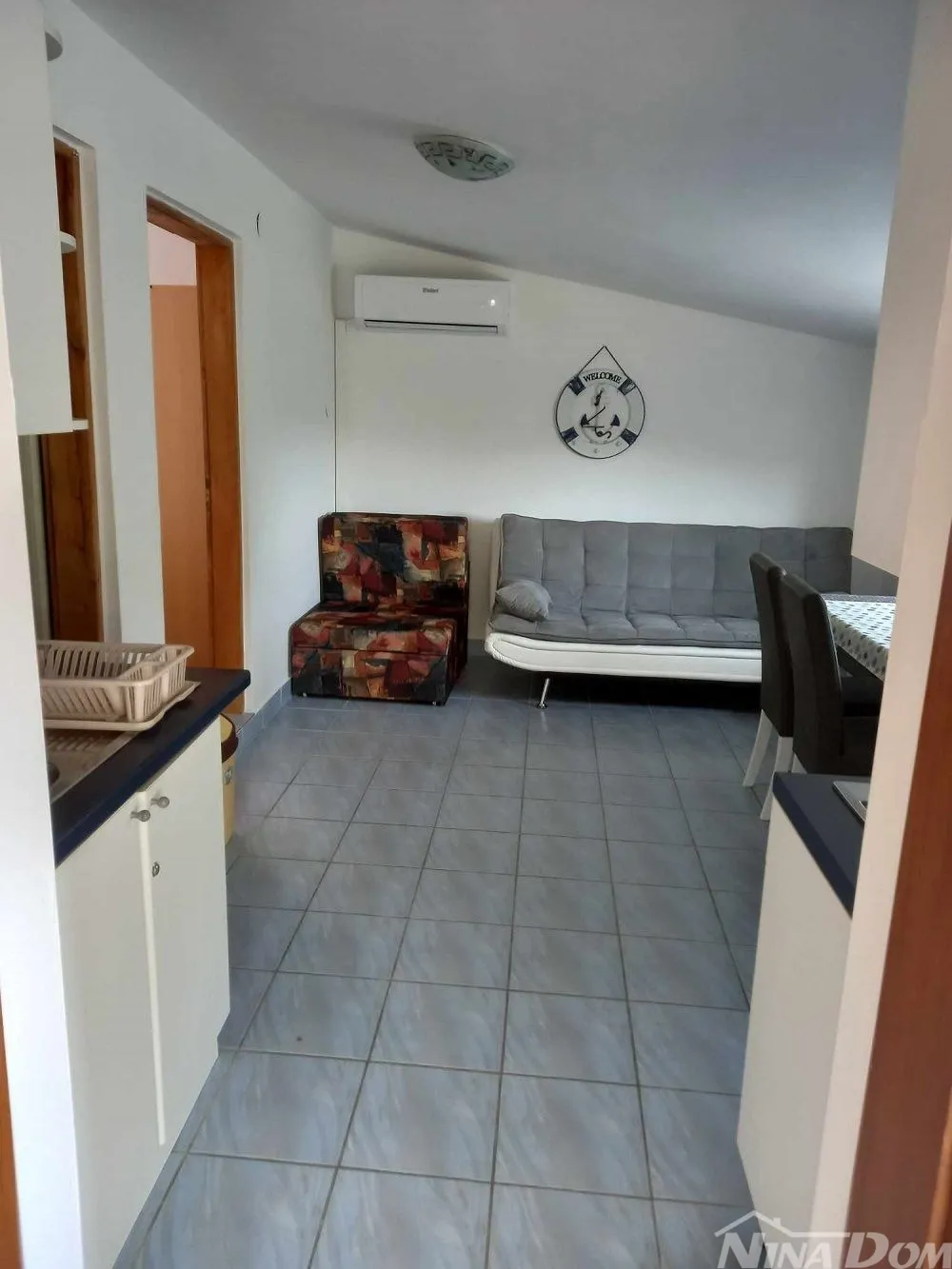 nekretnina s 4 apartmana - slika 30