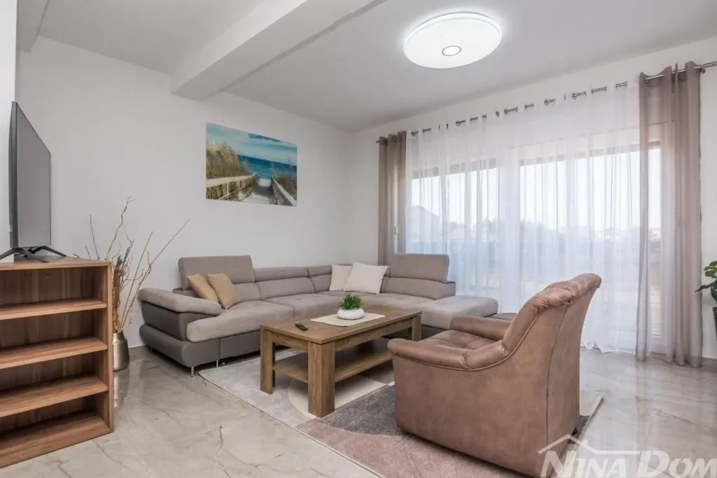 apartmanska kuća 150 metara do mora - slika 4