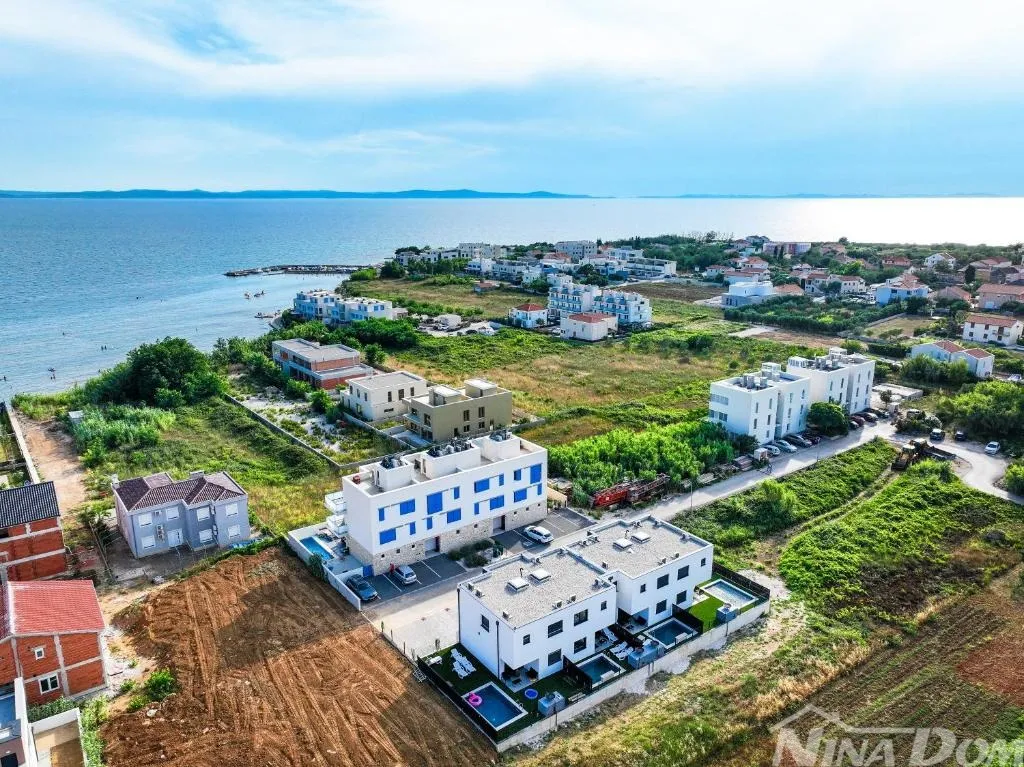 top lokacija! moderan stan s bazenom i dvorištem- 130 m od plaže - slika 5