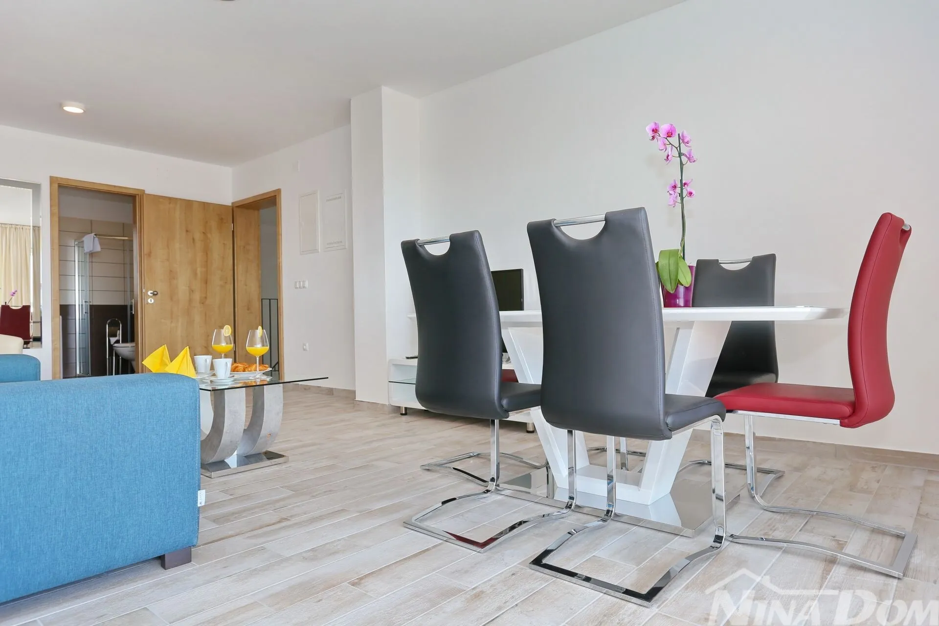 sukošan dvosoban komforan namješten apartman - slika 15