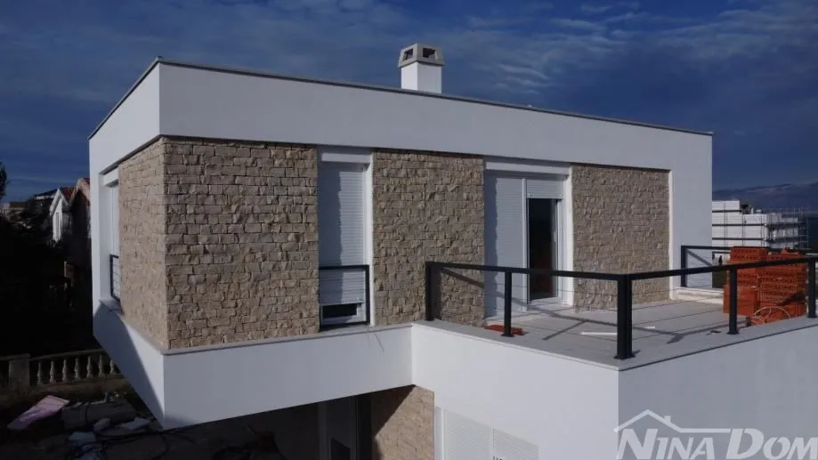 villa 100 metara do mora - slika 7