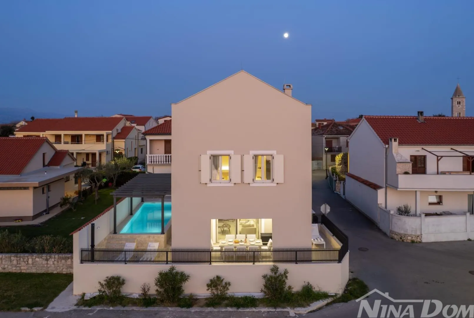 ekskluzivna vila prvi red uz more - nin zadarska rivijera - slika 38