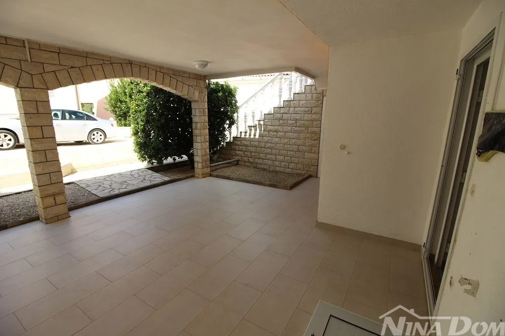 samostojeća nekretnina s 4 manje stambene jedinice. - slika 7