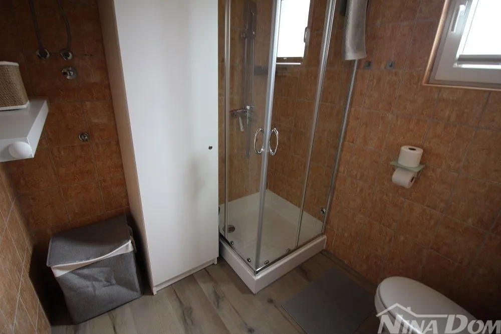 apartmanska kuća s 4 stambene jedinice, 140 met. do plaže prezida - slika 9