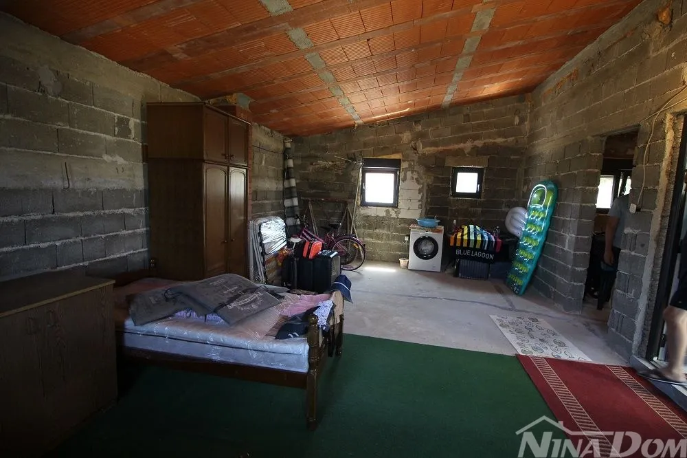 samostojeća nekretnina s prostranom okućnicom - slika 13
