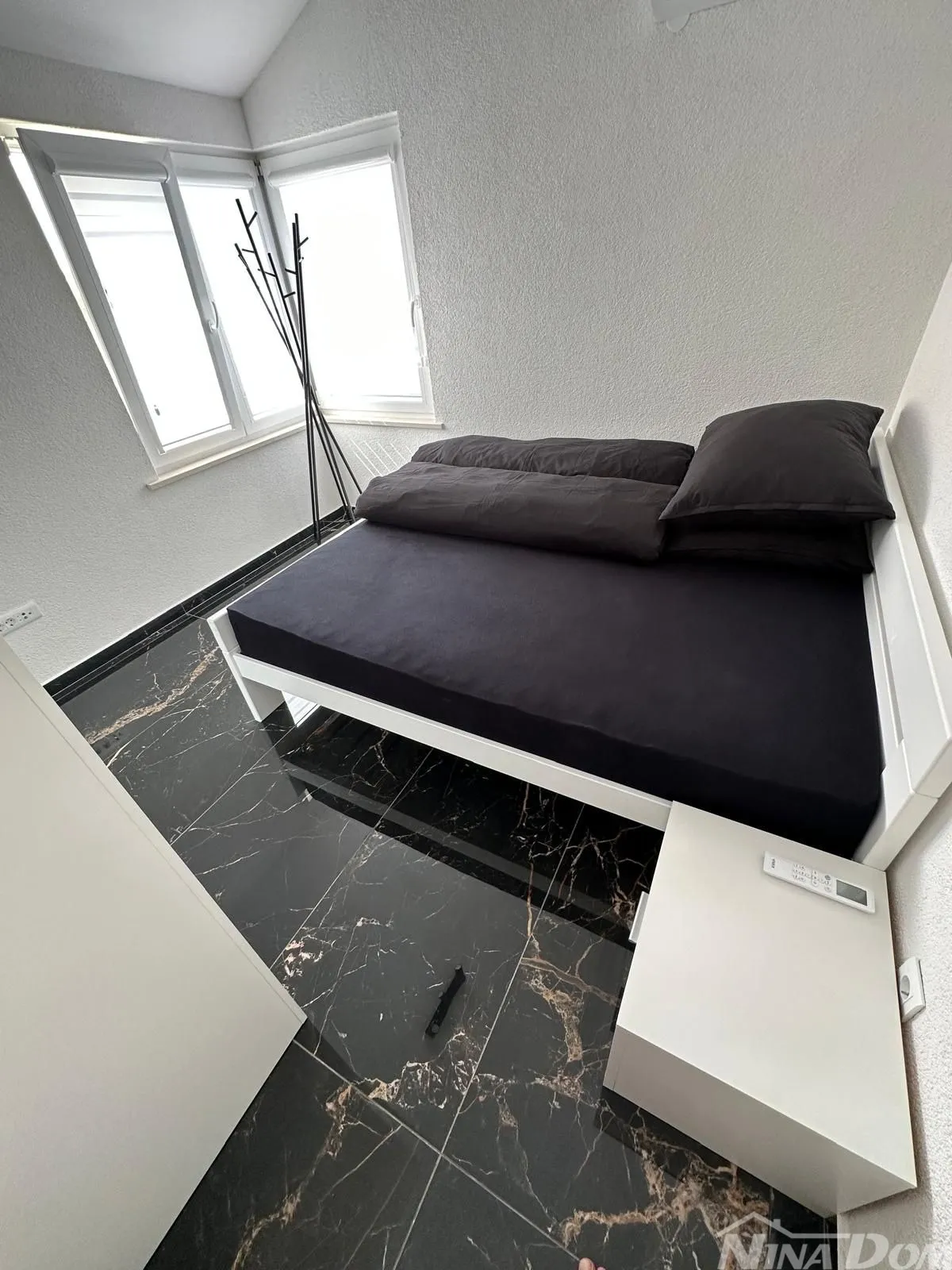 apartman na lijepoj lokaciji s dva parkirna mjesta i podrumom. - slika 9