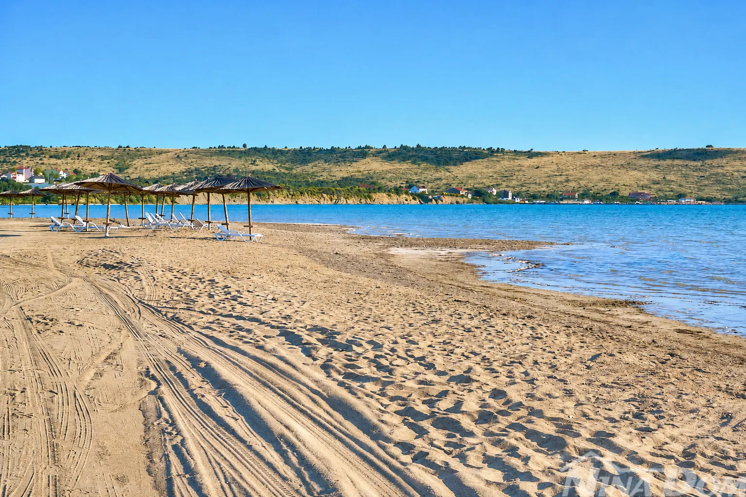 ljubač - dalmacija- građevinsko zemljište 70 m od mora i plaže - slika 2