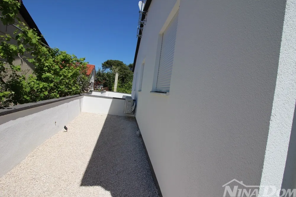 bungalov novogradnja, mirna i tiha pozicija, - slika 11