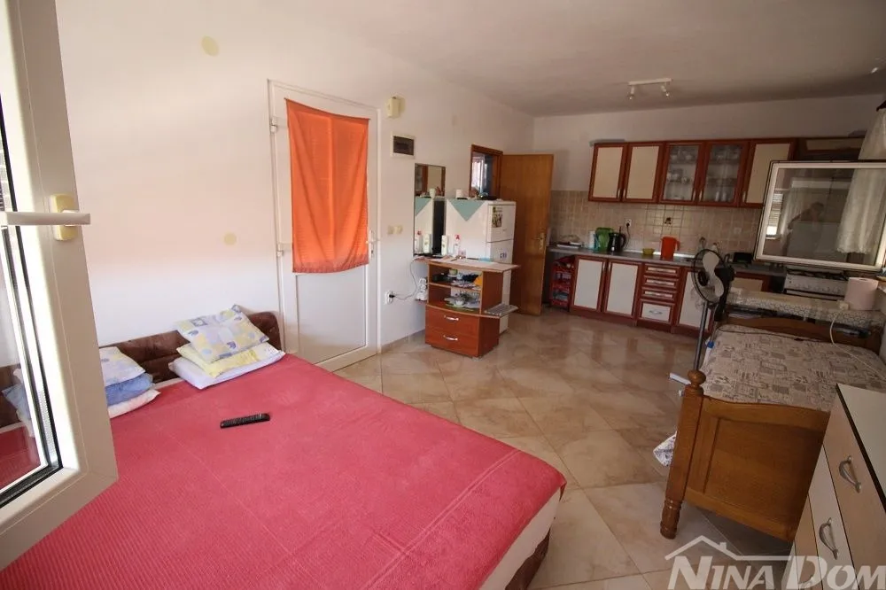 apartmanska kuća 400 metara do mora - slika 10