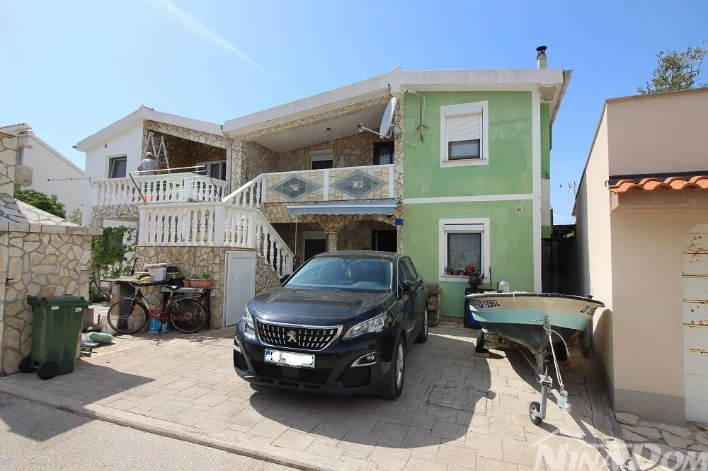 dvojna kuća s dva apartmana 50 metara do mora. - slika 20