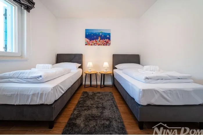 luksuzna kamena villa s bazenom - privlaka, 200 metara od mora - slika 11
