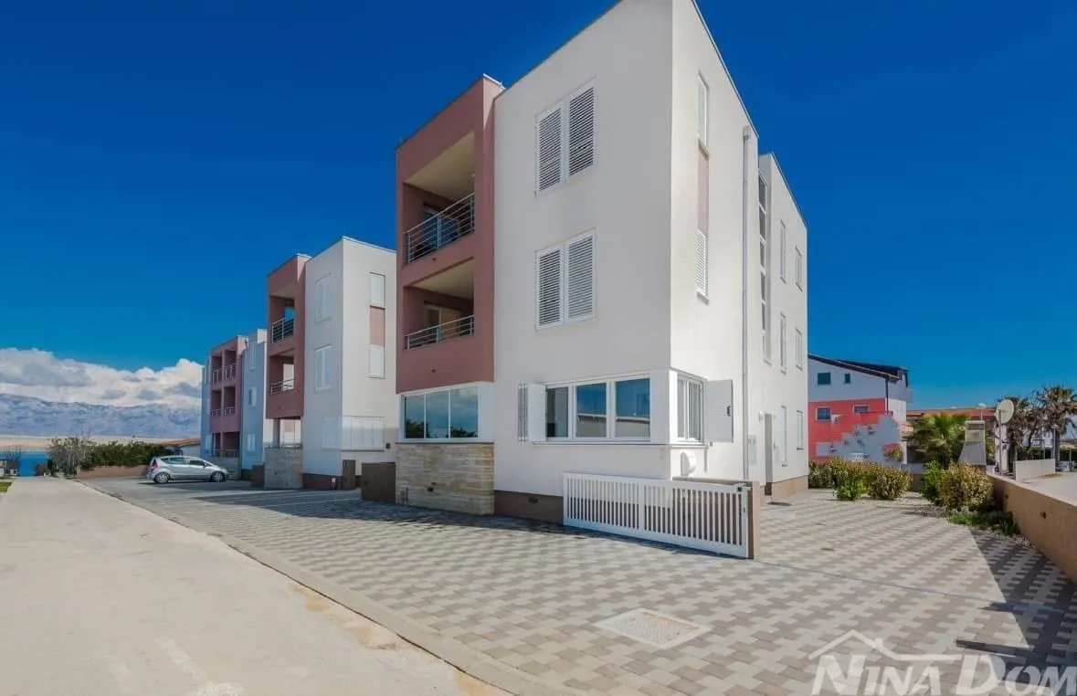 apartmanska kuća s tri stambene jedinice, kompletno opremljene. - slika 2