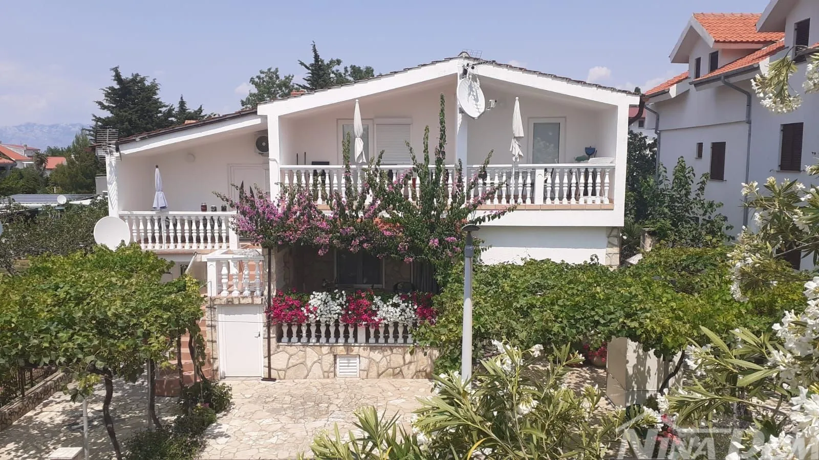apartmanska kuća - privlaka - 6 apartmana - slika 2