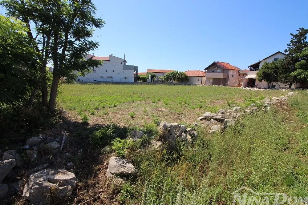 građevinsko zemljište(potrebna izrada upu plana)blizina centra 160€/m2 - slika 2