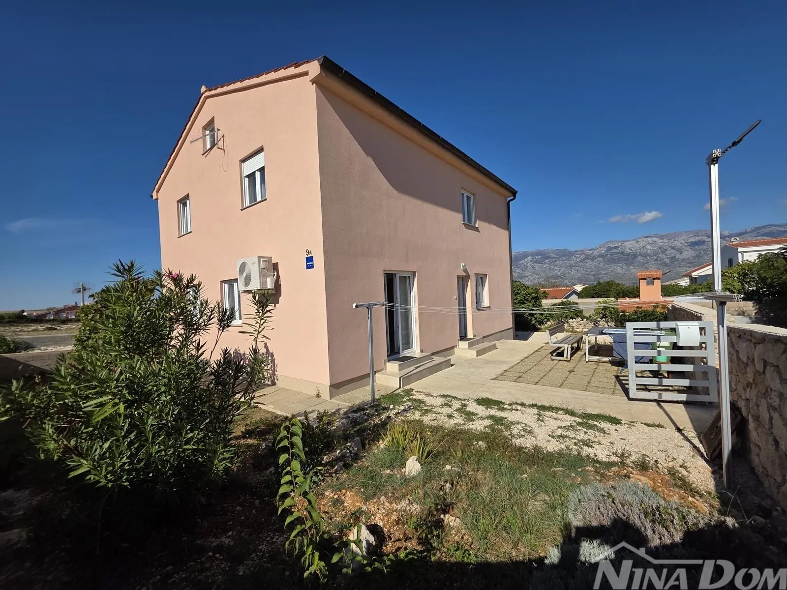 prodaja apartmanska kuća ražanac - slika 20