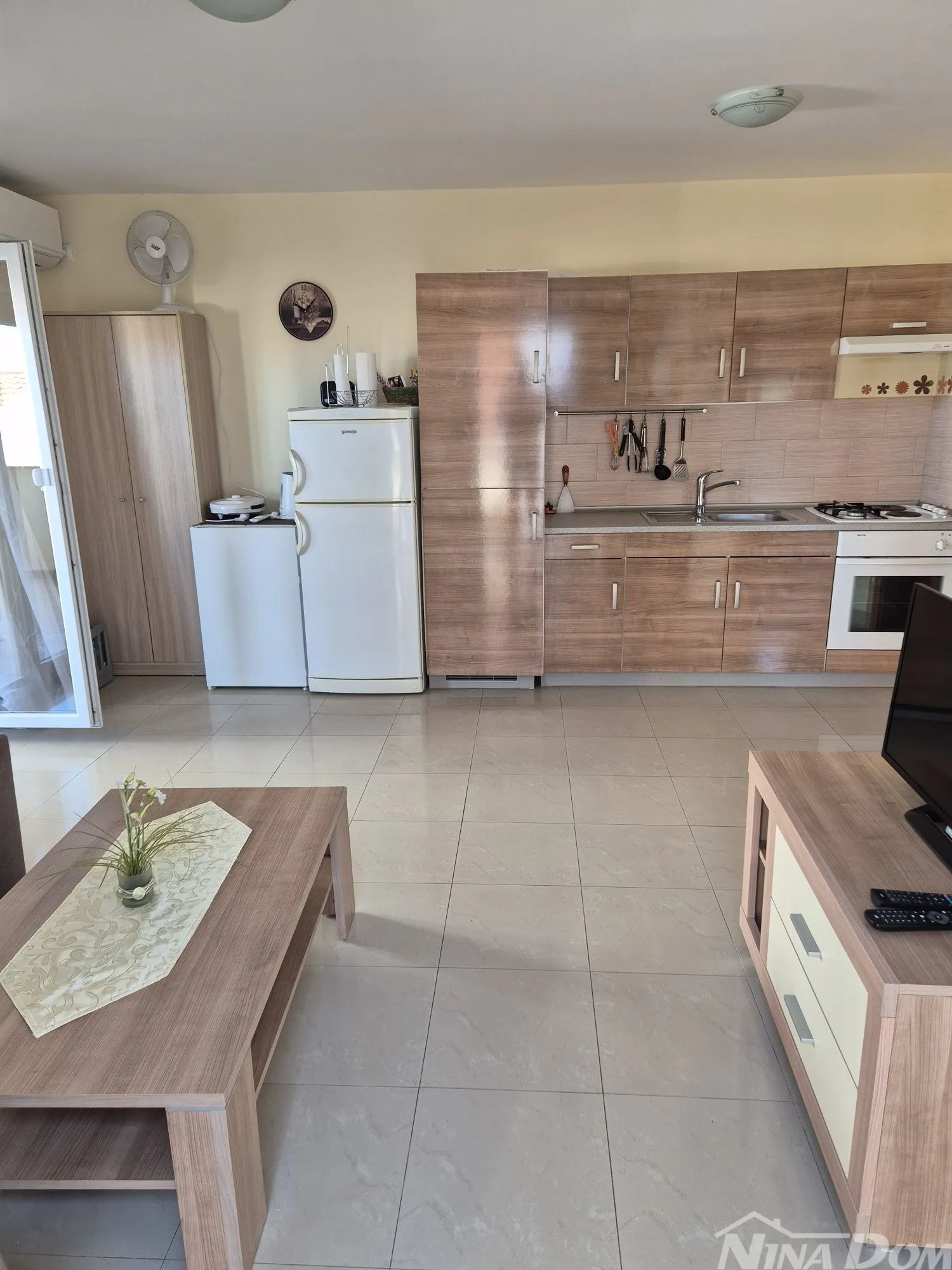 apartman 1 kat, južna strana 50 met.do mora s pogledom na more - slika 4