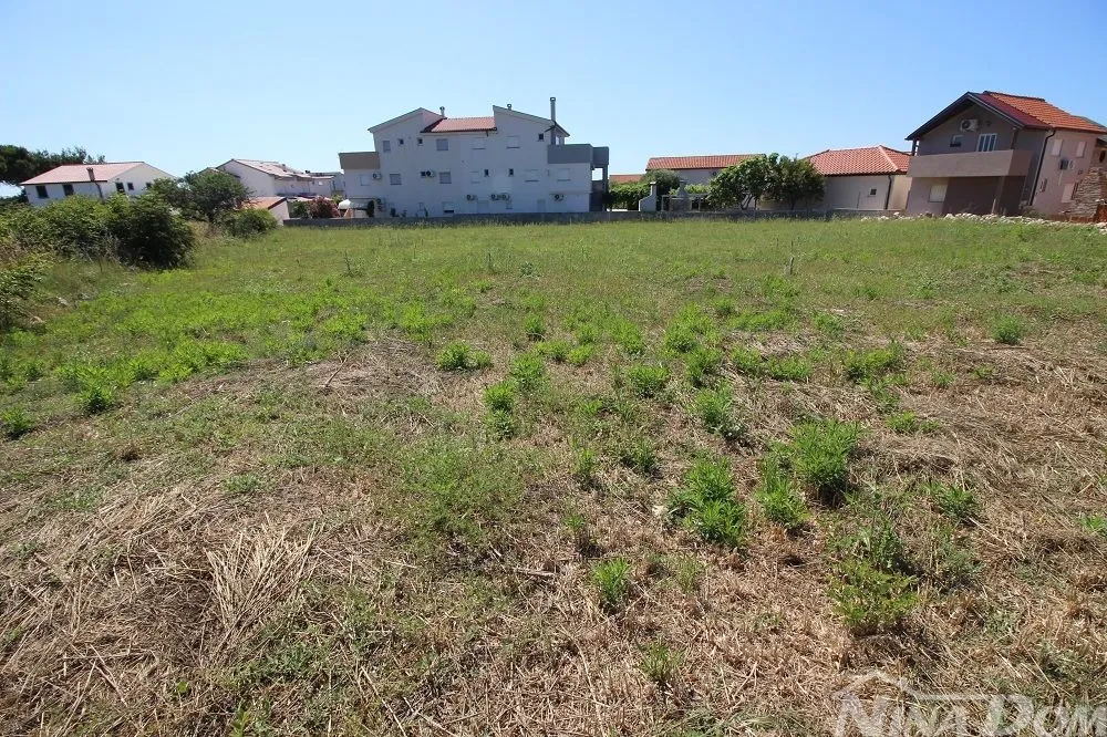 građevinsko zemljište(potrebna izrada upu plana)blizina centra 160€/m2 - slika 8
