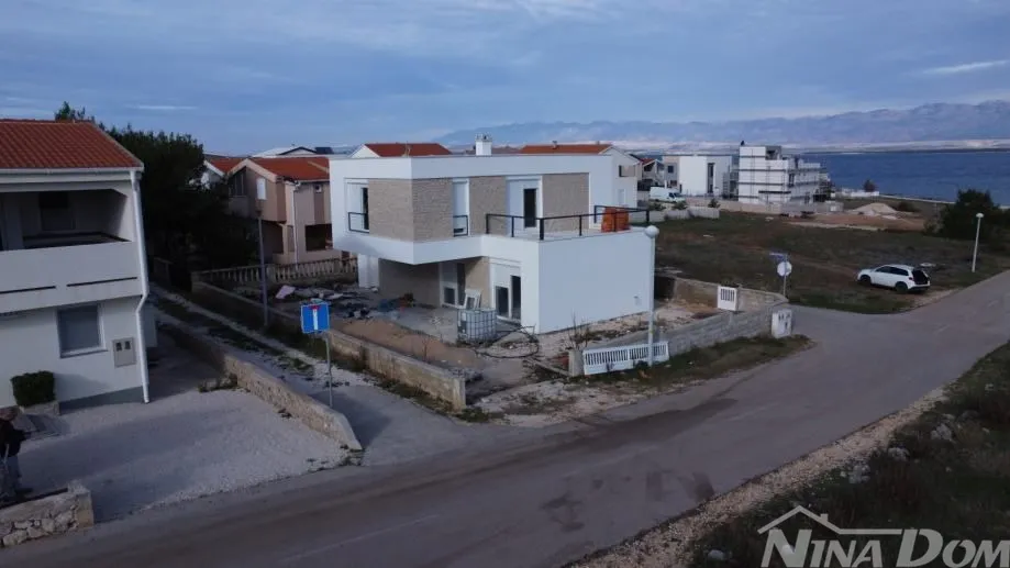 villa 100 metara do mora - slika 11