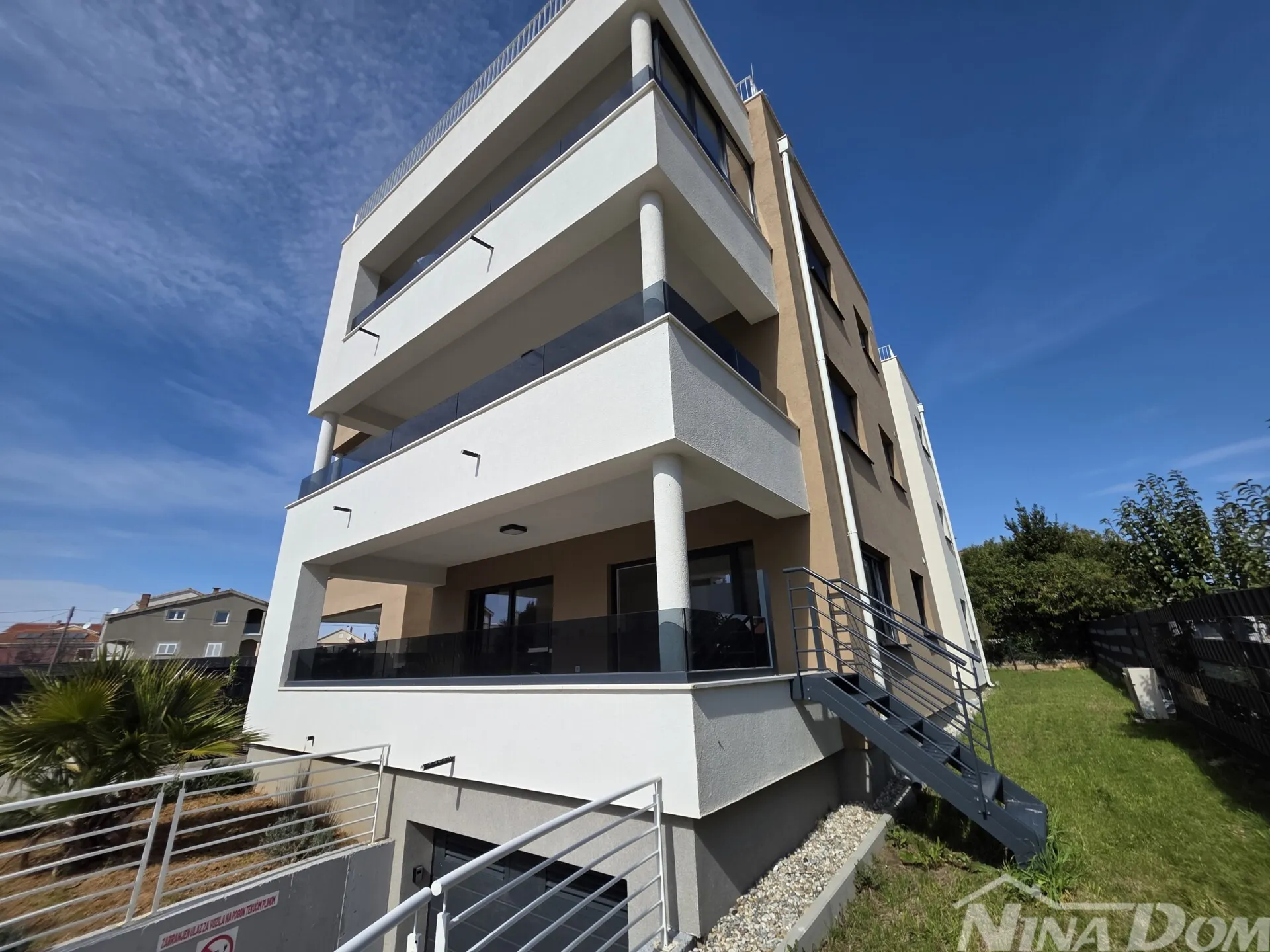 luksuzni penthouse 177m² s pogledom na more – 50m od plaže, sukošan - slika 2