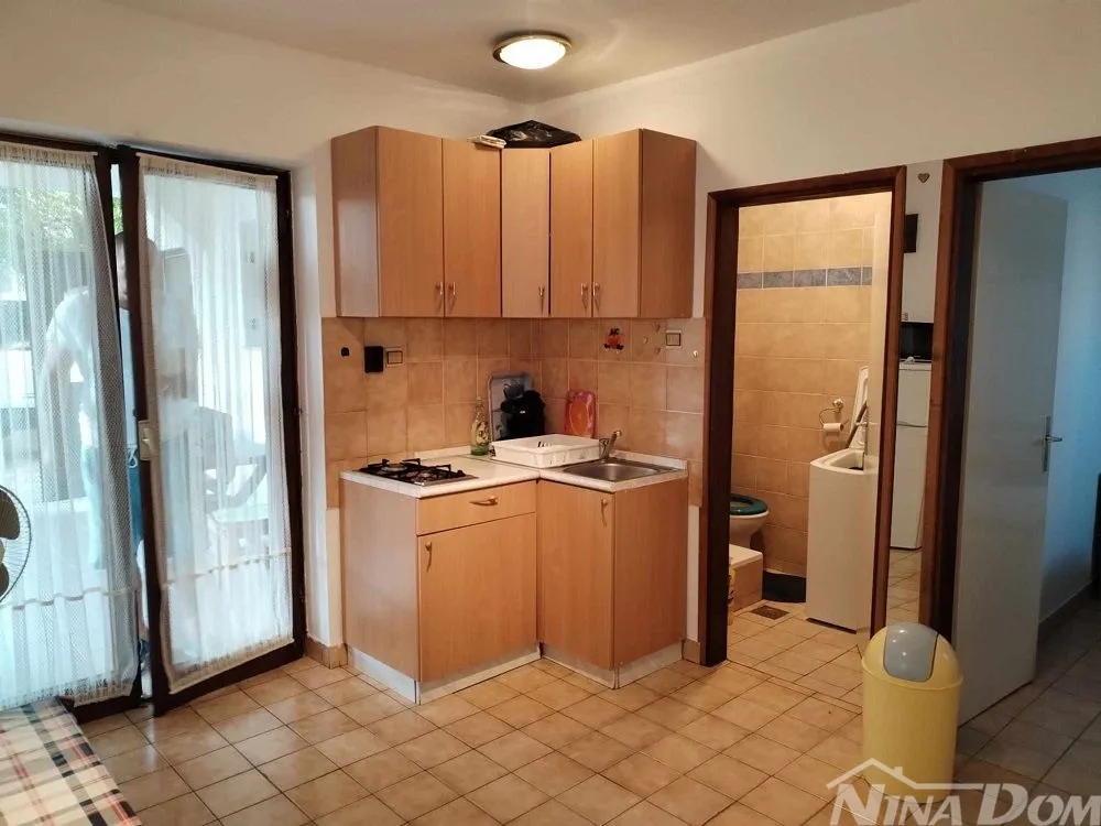 nekretnina s 4 apartmana - slika 19