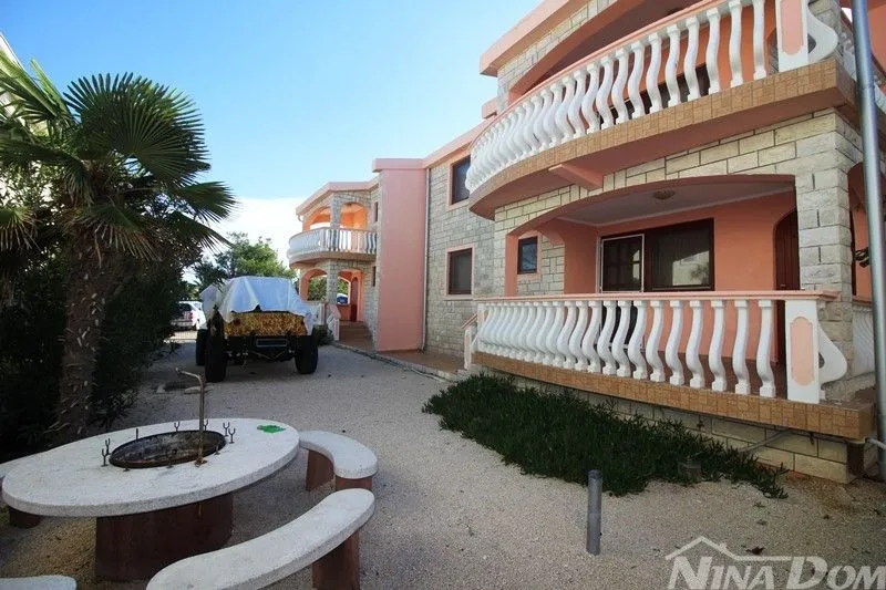 apartmanska kuća 4 stambene jedinice - slika 5