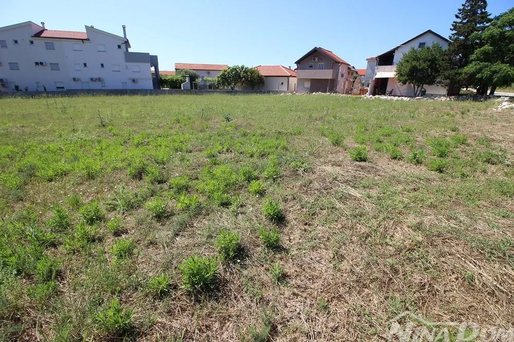 građevinsko zemljište(potrebna izrada upu plana)blizina centra 160€/m2 - slika 5