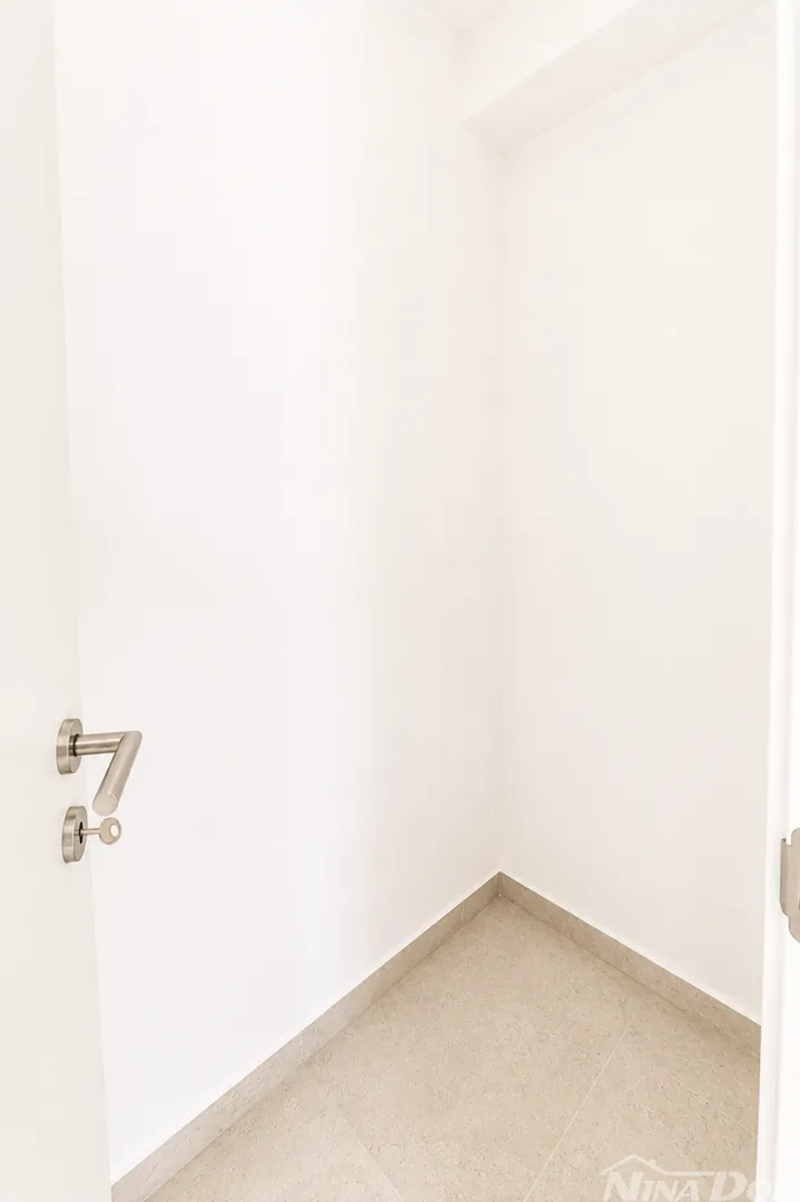 luksuzni stan u prizemlju- privlaka dalmacija 250m od mora - slika 20