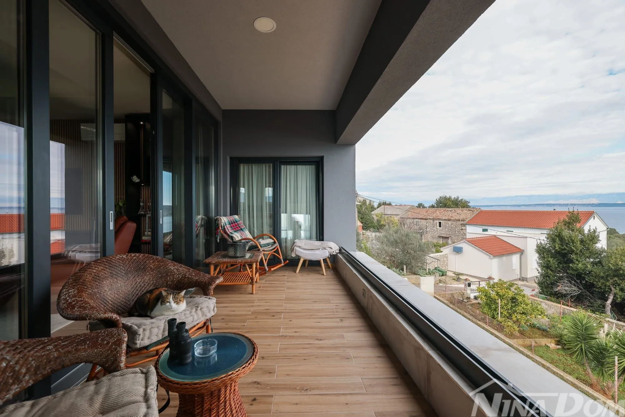 luksuzna vila na mirnoj lokaciji otok ugljan - slika 30