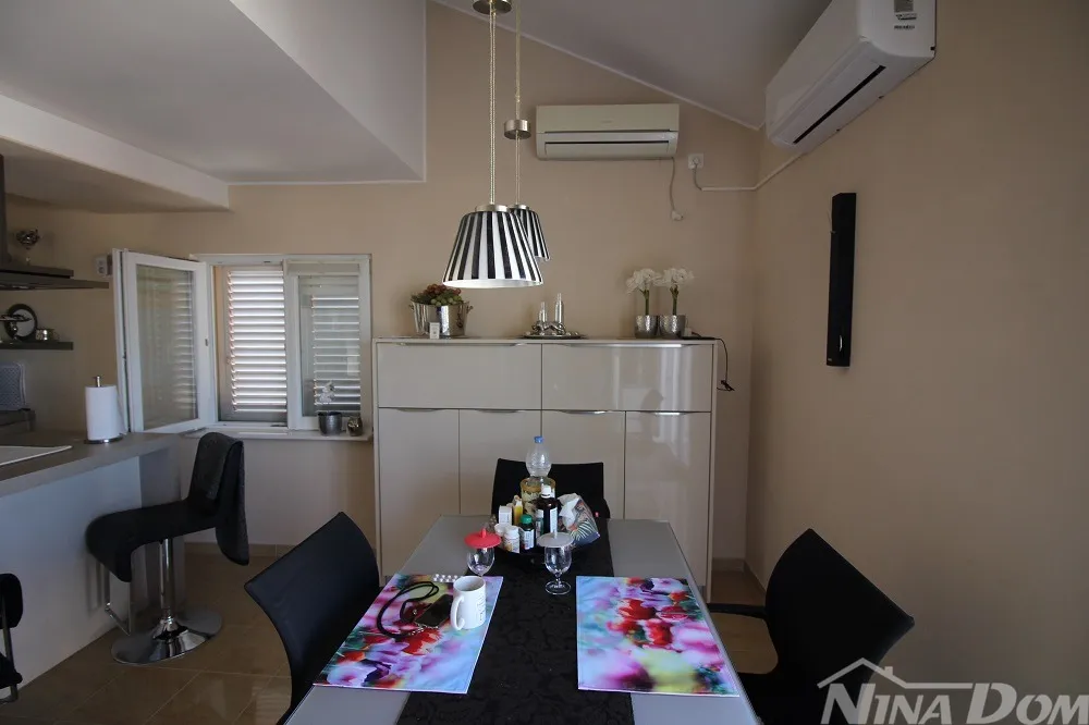vir dalmacija 60 metara do mora apartman 102 m2 - slika 4