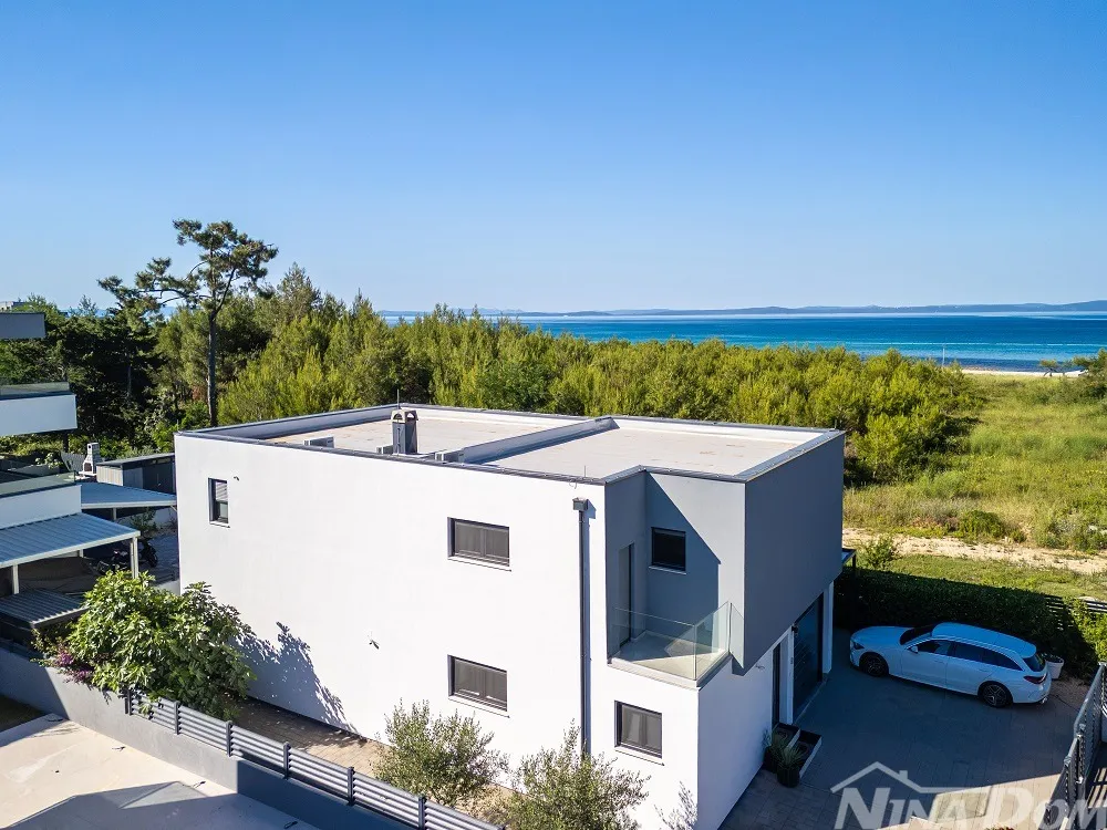 Dalmacija Privlaka Villa s bazenom 1 red do mora. - Privlaka, Privlaka