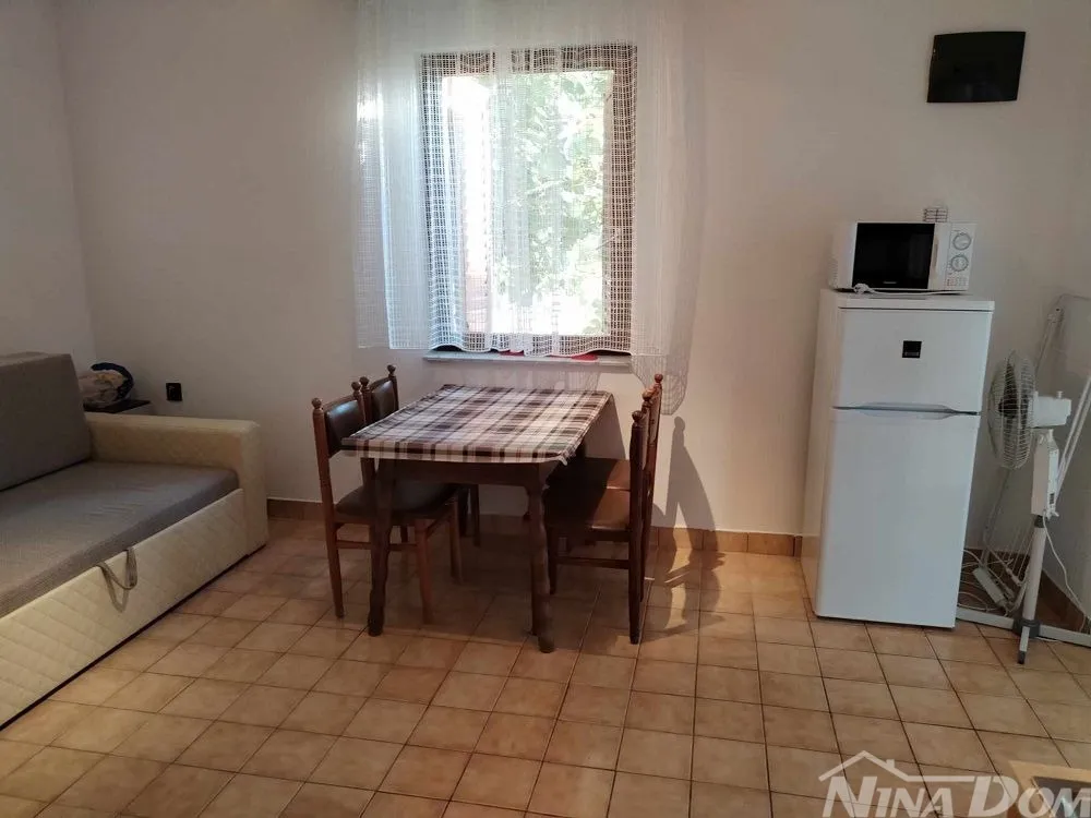 nekretnina s 4 apartmana - slika 26