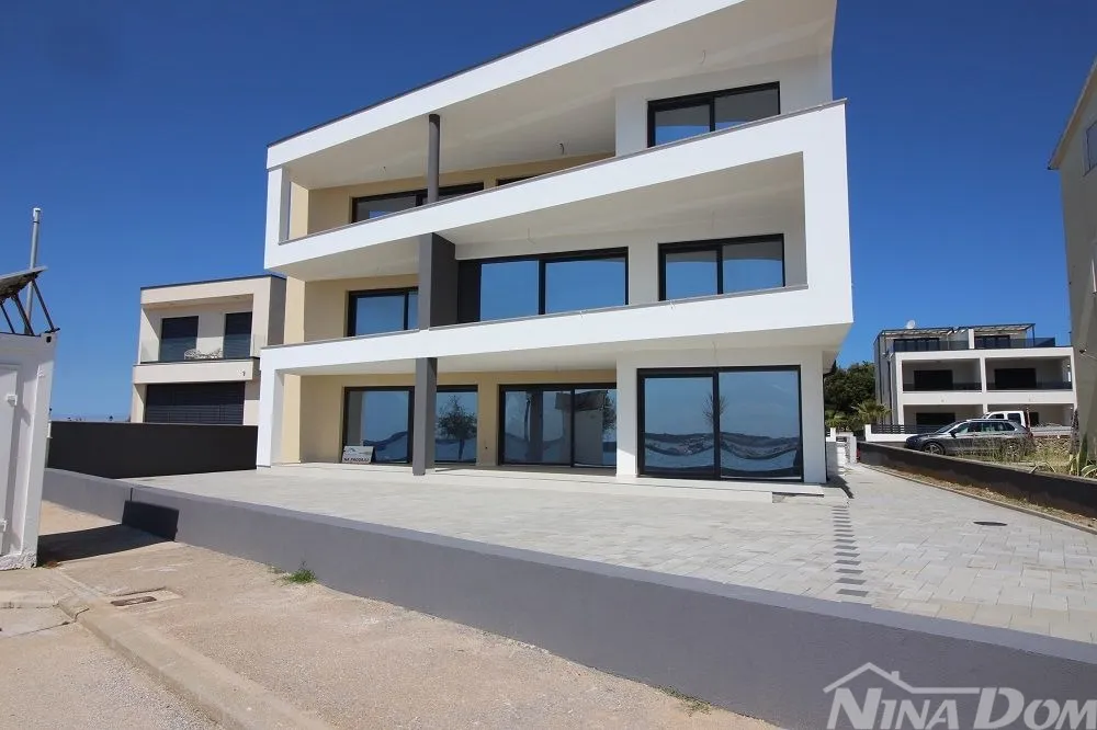 apartmani prvi red do mora južna strana - slika 3