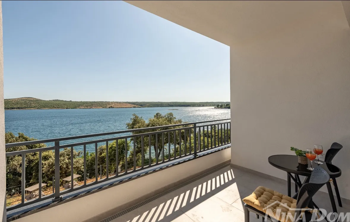 luksuzna villa u 1. redu do mora – posedarje, zadar - slika 16