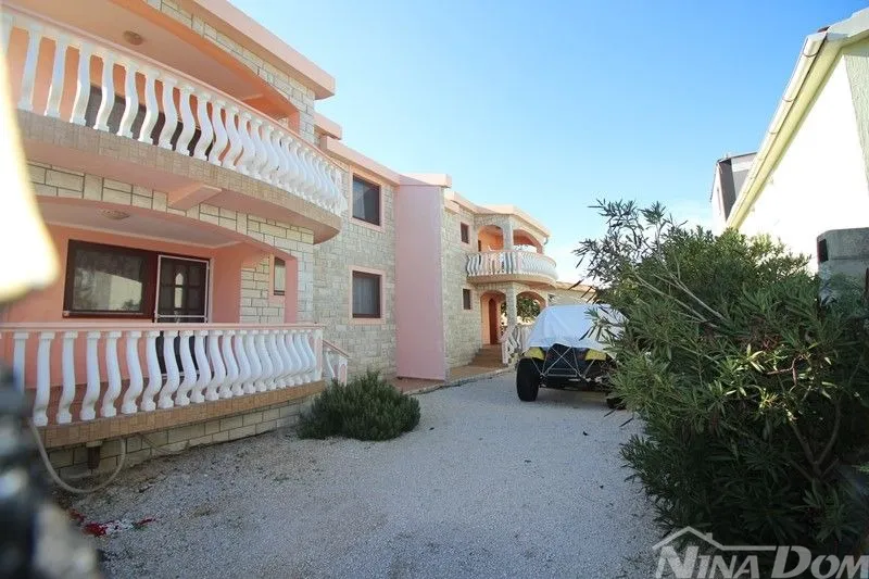 apartmanska kuća 4 stambene jedinice - slika 2