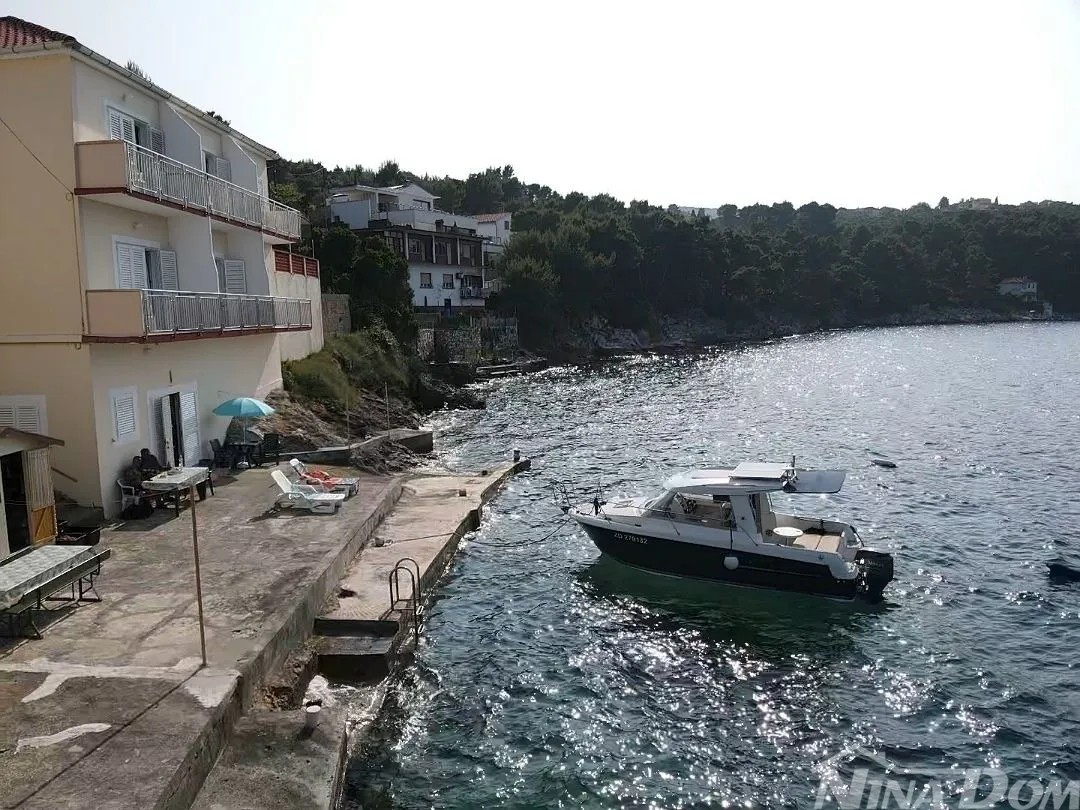 prvi red apartmanska kuća savar dugi otok - slika 9