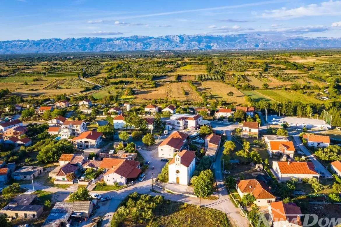 građevinsko zemljište nadomak zadra mir i priroda savršena lokacija - slika 3