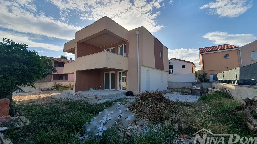 južna strana otoka vira, novogradnja vila s bazenom - slika 2