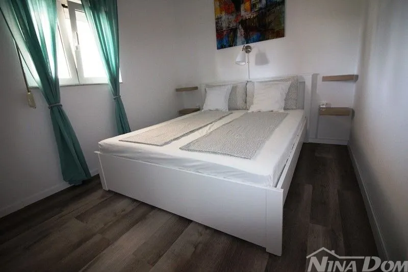 kuća vir dvojnica s tri apartmana - slika 14