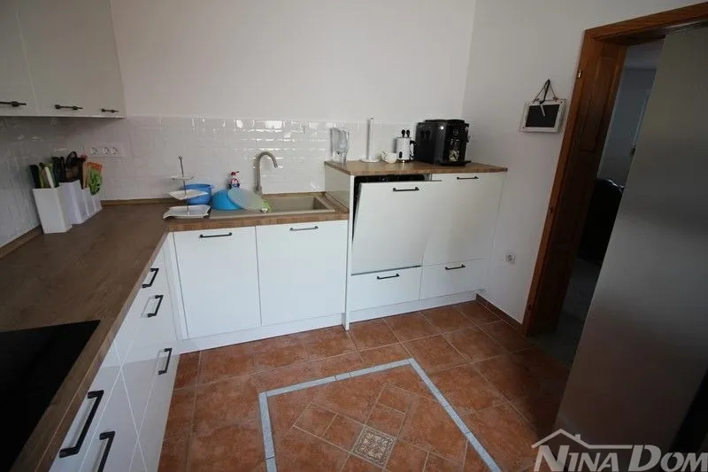 samostojeća lijepo uređena nekretnina - slika 5